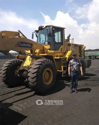 丁總:斗容大、動力強、服務好 裝載機只認雷沃